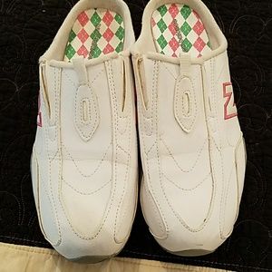 New balance slip on tennis shoes 442